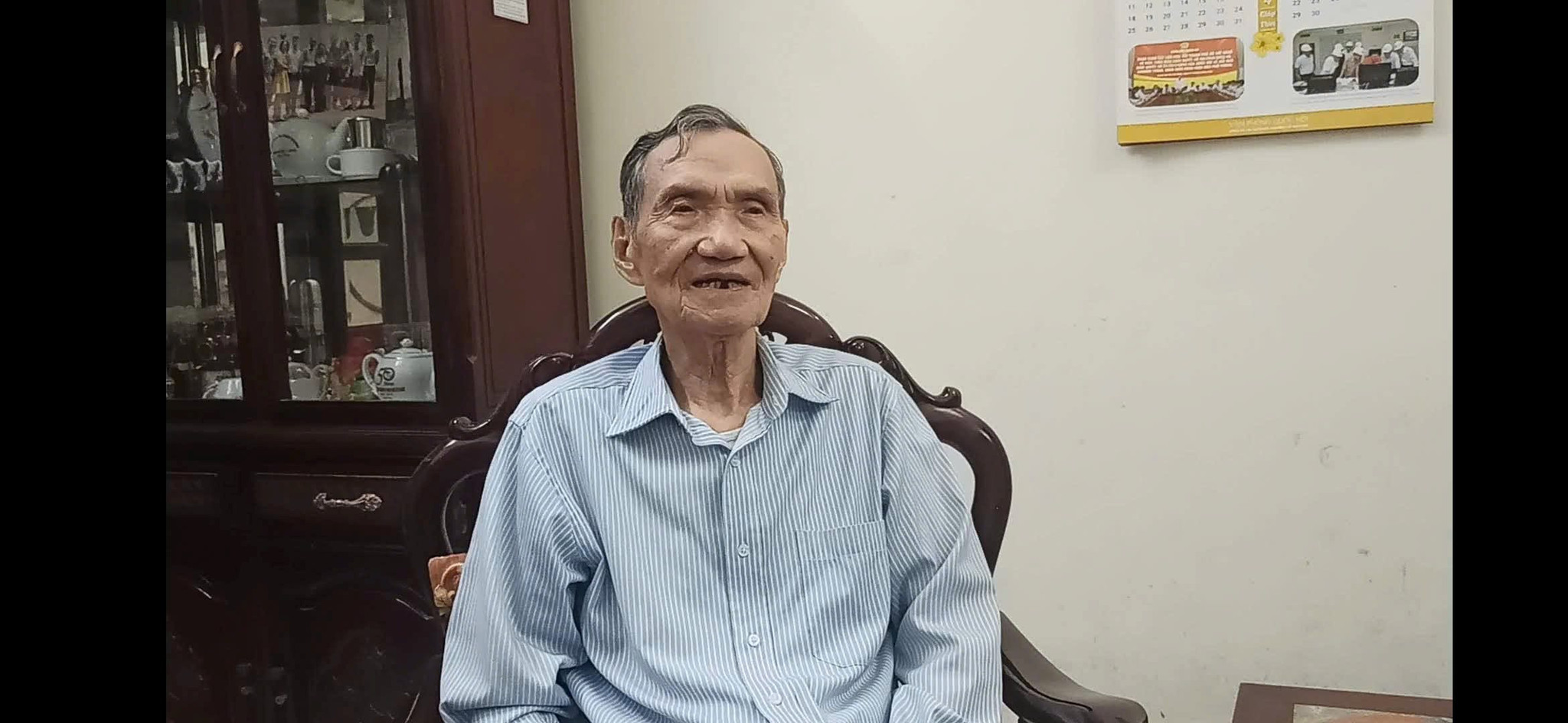 thay-le-thuc-ky-xuc-dong-chia-se-ve-nhung-nam-thang-tuoi-tre-tinh-nguyen-len-voi-dien-bien.jpg