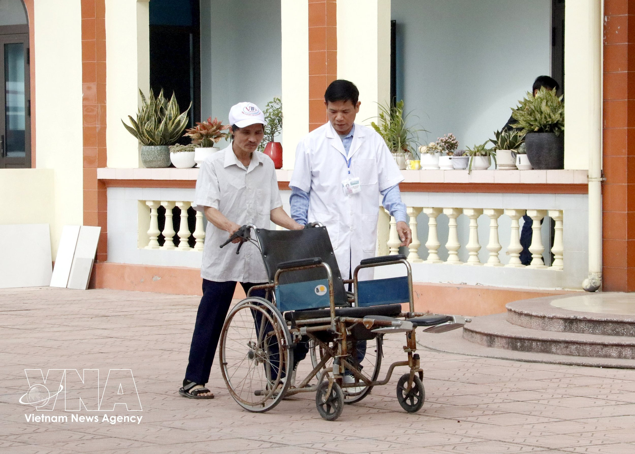 vnanet_potal-lan-toa-yeu-thuong 5