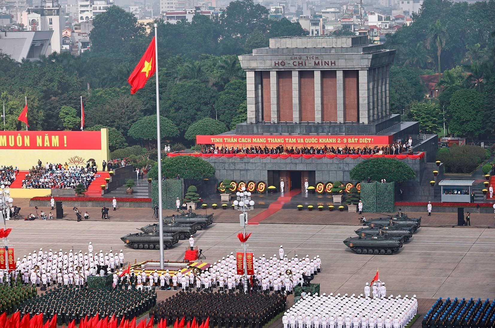 vna_potal_dieu_binh_ky_niem_80_nam_quoc_khanh_2-9_cac_khoi_xe_phao_quan_su_8251456.jpg