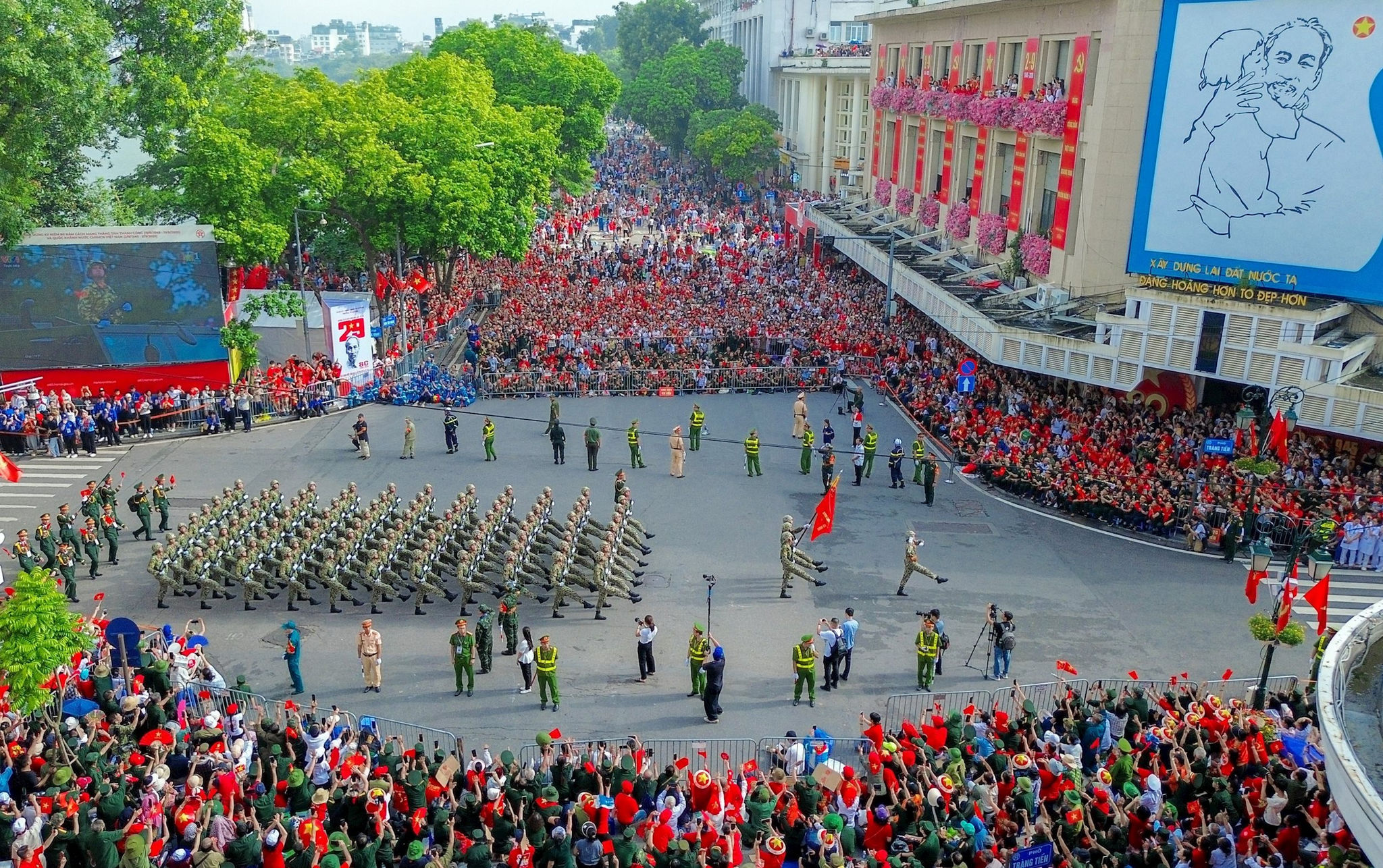 vna_potal_vinh_quang_mai_mai_thuoc_ve_nhan_dan_8550880.jpg