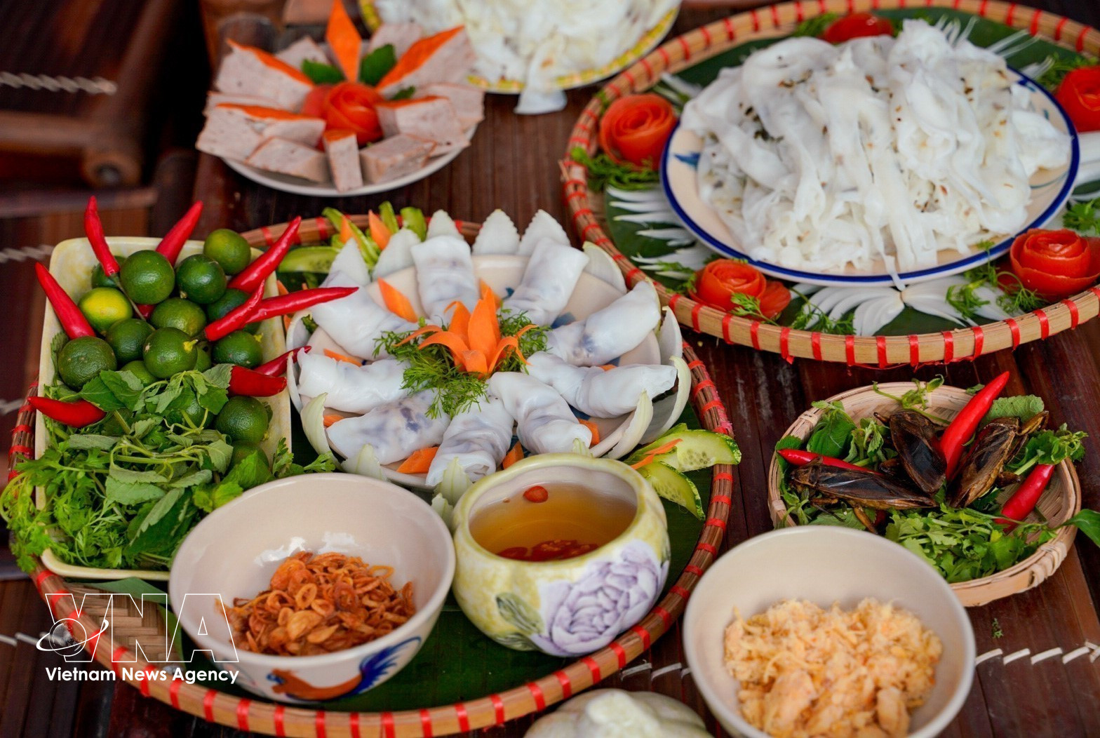 Từ một món ăn dân dã của vùng ven đô, bánh cuốn Thanh Trì chính thức được ghi vào danh mục di sản, đưa thức quà của người Hà Nội thành biểu tượng văn hóa ẩm thực của Thủ đô. Ảnh: TTXVN
