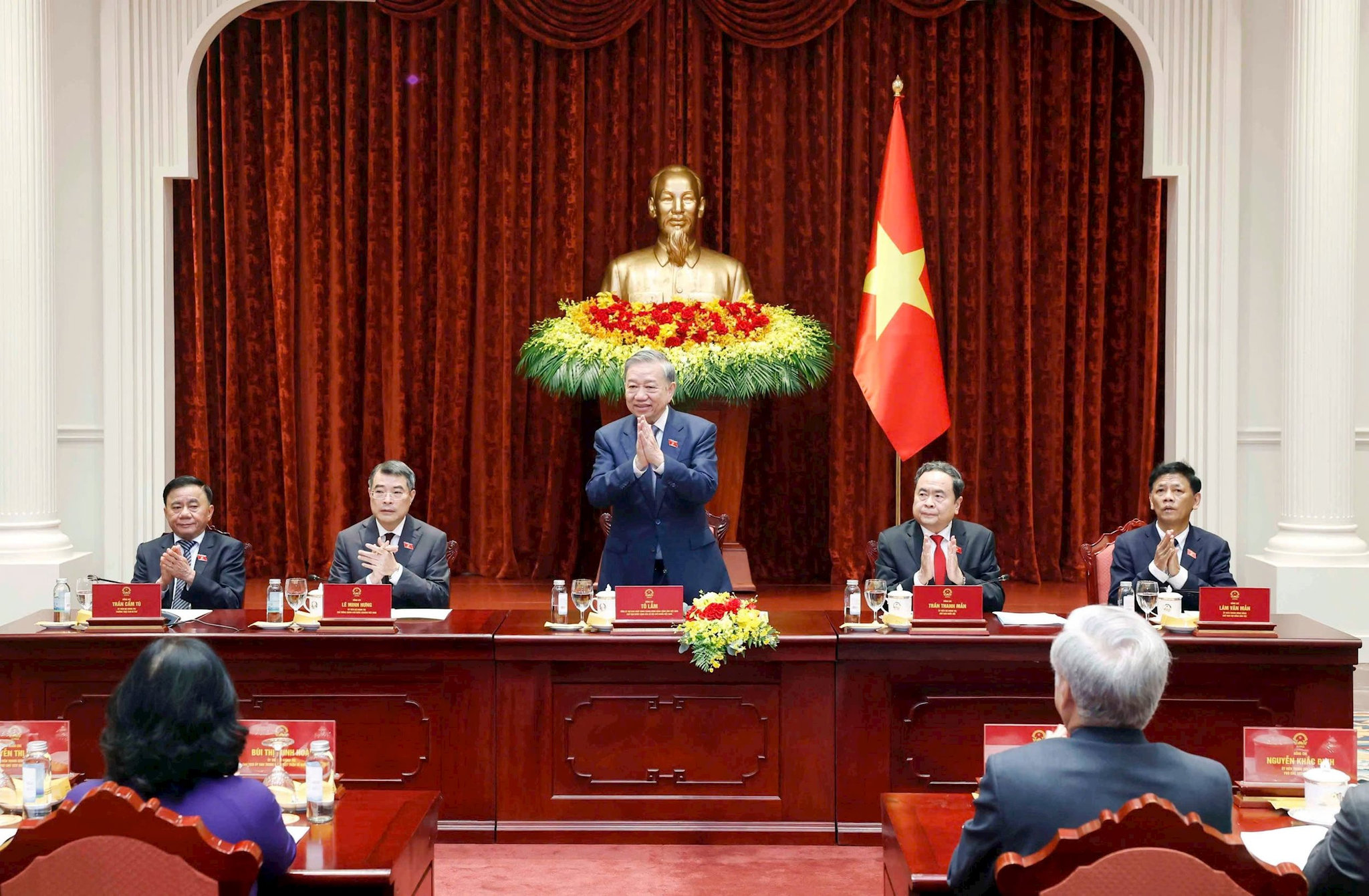2aobor4xftfohmbu1zpnsi6xuyssjuuojybfse3s35.jpg