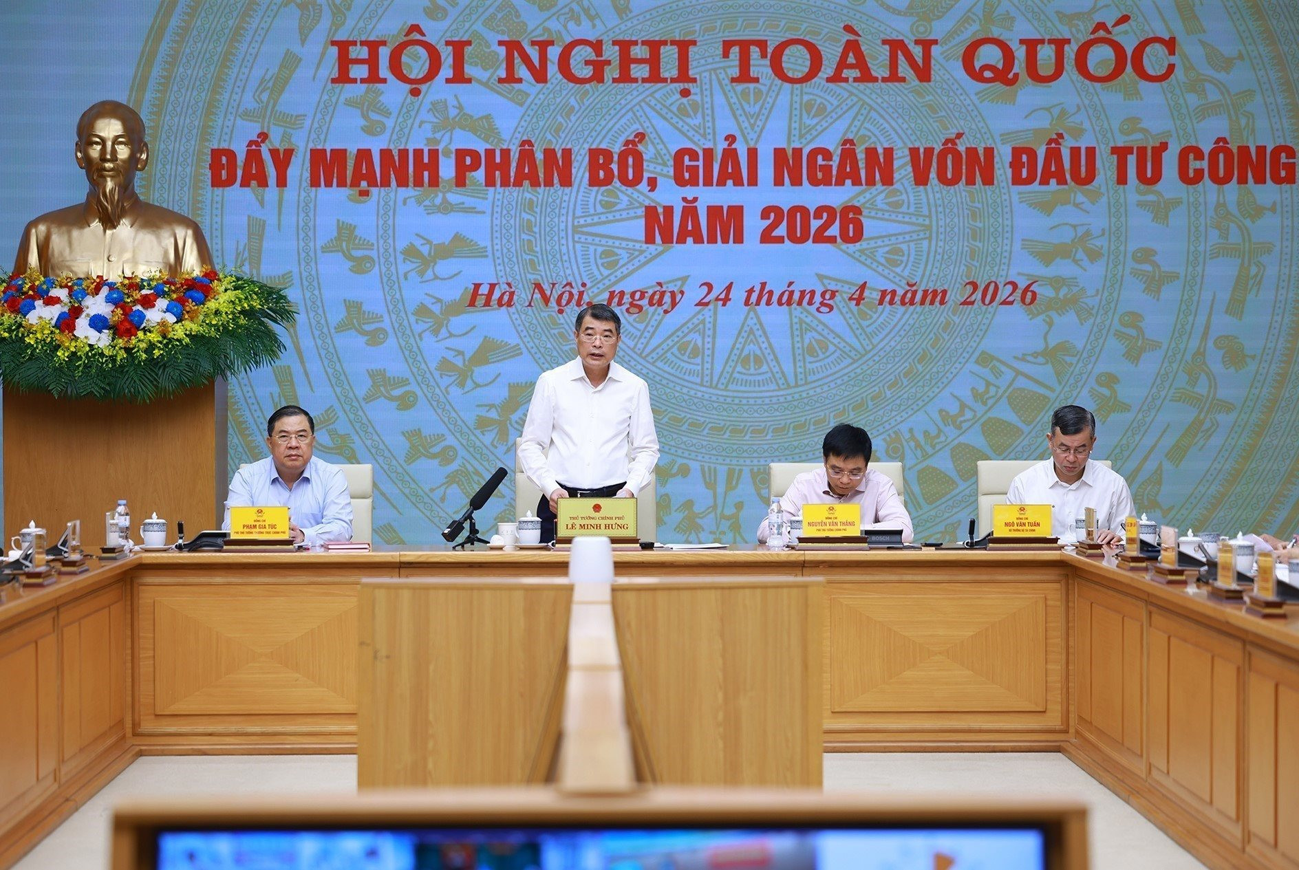vna_potal_thu_tuong_le_minh_hung_chu_tri_hoi_nghi_toan_quoc_day_manh_phan_bo_giai_ngan_von_dau_tu_cong_nam_2026_8722281(1).jpg