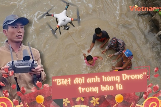 Nghẹt thở với những pha giải cứu của "biệt đội anh hùng Drone" trong bão lũ