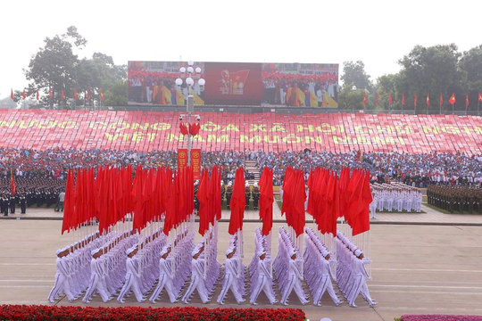 Chùm bài: Dưới lá cờ vẻ vang của Đảng: Việt Nam vững bước tiến vào kỷ nguyên phát triển mới